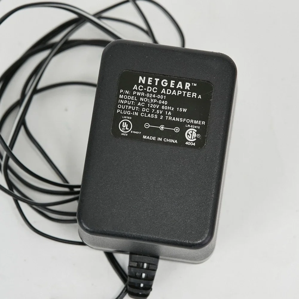 NETGEAR FS105 5 Port Fast Ethernet Network Switch with Power Adapter